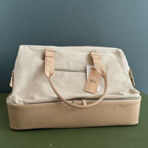 BEIS The Weekender Bag in Beige